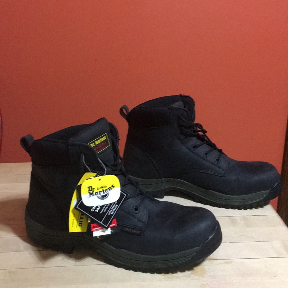 DR. MARTENS